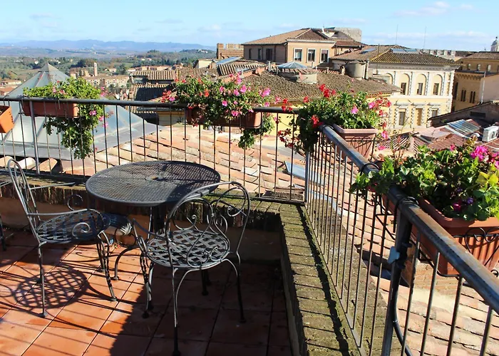 Апартаменти Tuscanflat-the Beautiful Panoramic Views 360 *